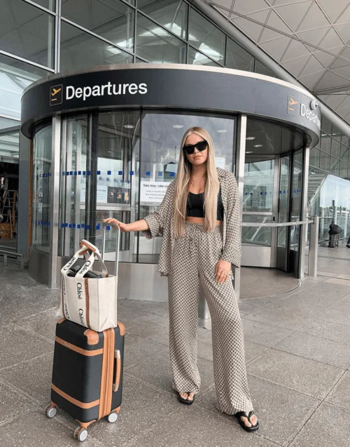 AIRPORT OUTFIT IDEAS 2024