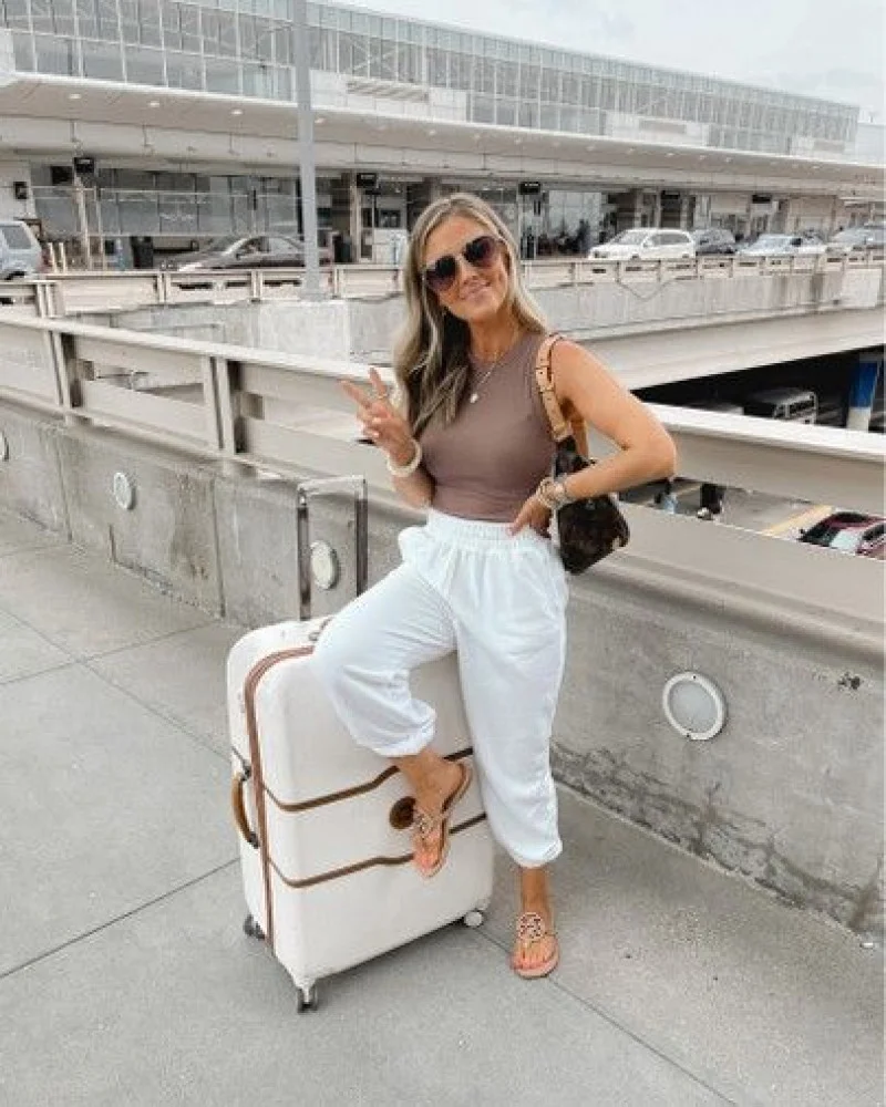 How To Dress For Airport Top 25 Airport Outfits For Long Flights vhindinews 19