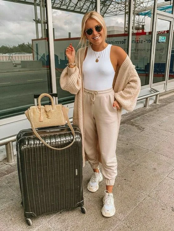 AIRPORT OUTFIT IDEAS 2024 5