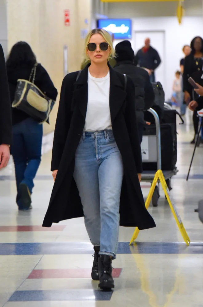 AIRPORT OUTFIT IDEAS FOR SUMMER 2024 16