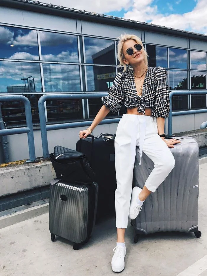Airport Outfit Ideas vhindinews 16