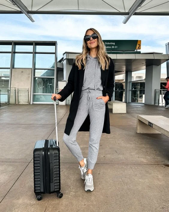 Airport Outfit Ideas vhindinews 18