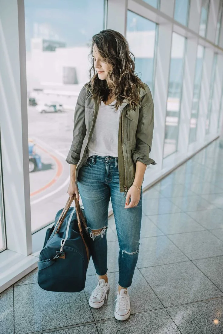 Cute Comfy Airport Outfits for Summer 2024 3