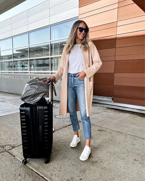 30 Best Comfy Long Flight Airport Outfits to Copy for Your Next Trip ...