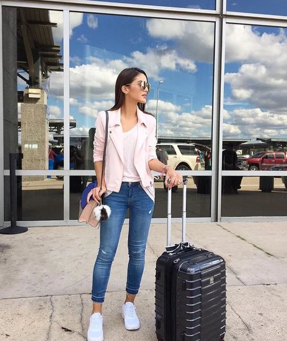 30 Best Comfy Long Flight Airport Outfits to Copy for Your Next Trip ...