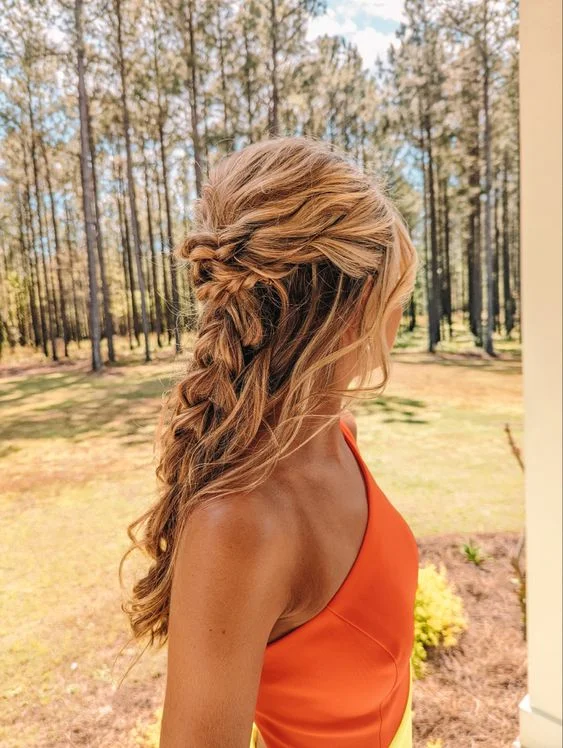Top 10 Prom Hairstyles for 2024 9