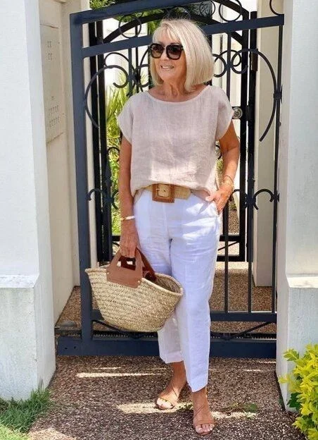 Top 30 Summer Outfits for Women Over 50 20