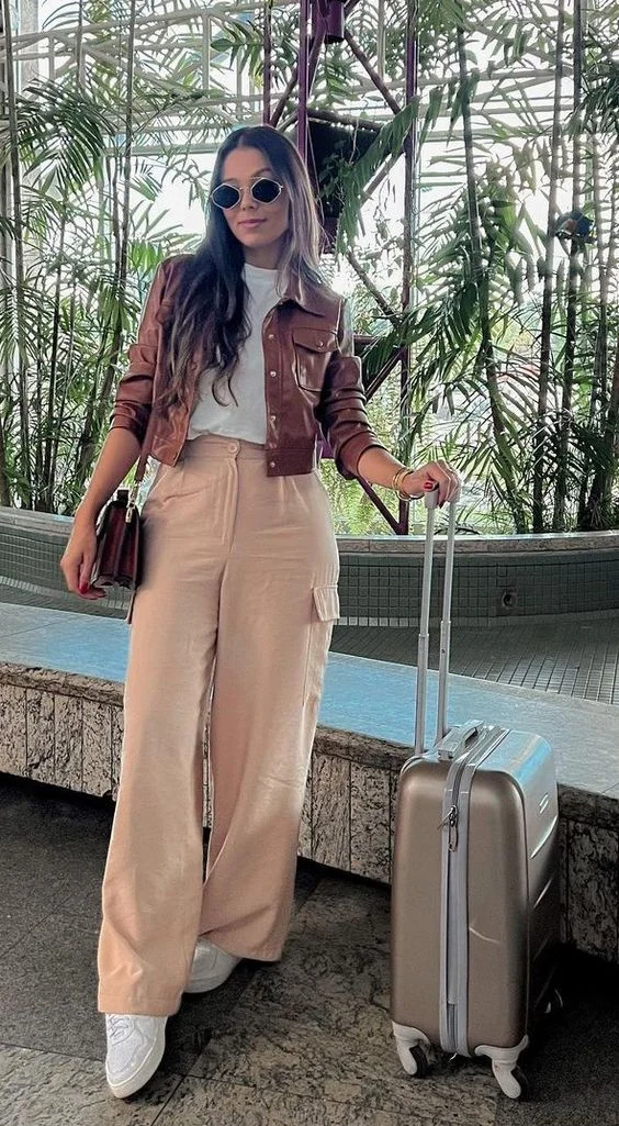 Top 35 Cute and Comfy Airport Outfits for Summer 2024 Travel in Style VHINDINEWS 10
