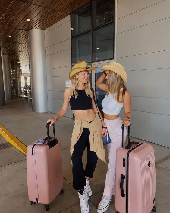 Top 35 Cute and Comfy Airport Outfits for Summer 2024 Travel in Style VHINDINEWS 5