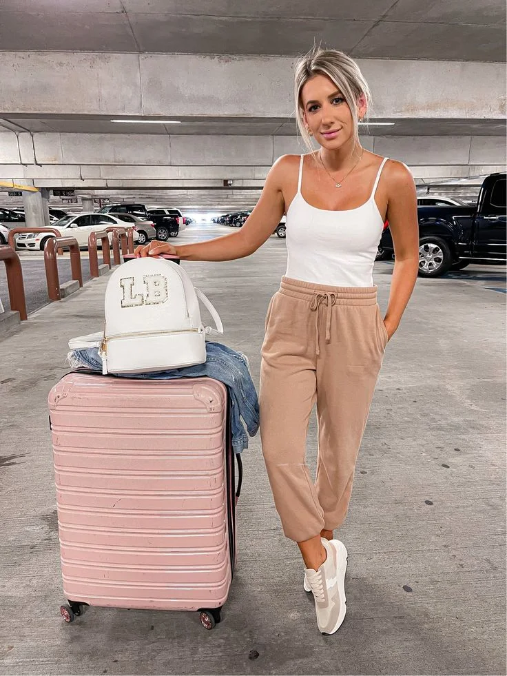 Top 35 Cute and Comfy Airport Outfits for Summer 2024 Travel in Style VHINDINEWS 9