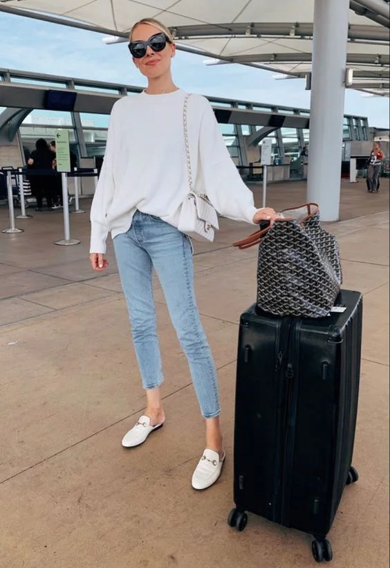 Womens Trendy Airport Outfits Best Outfits for womens long flight airport outfits Vhindinews 18