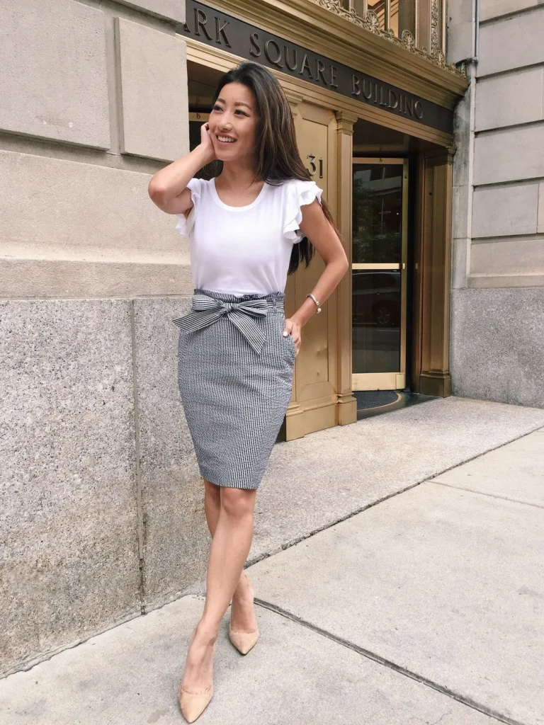 25 Must Have Professional Smart Summer Work Outfits to Refresh Office Wardrobe 11
