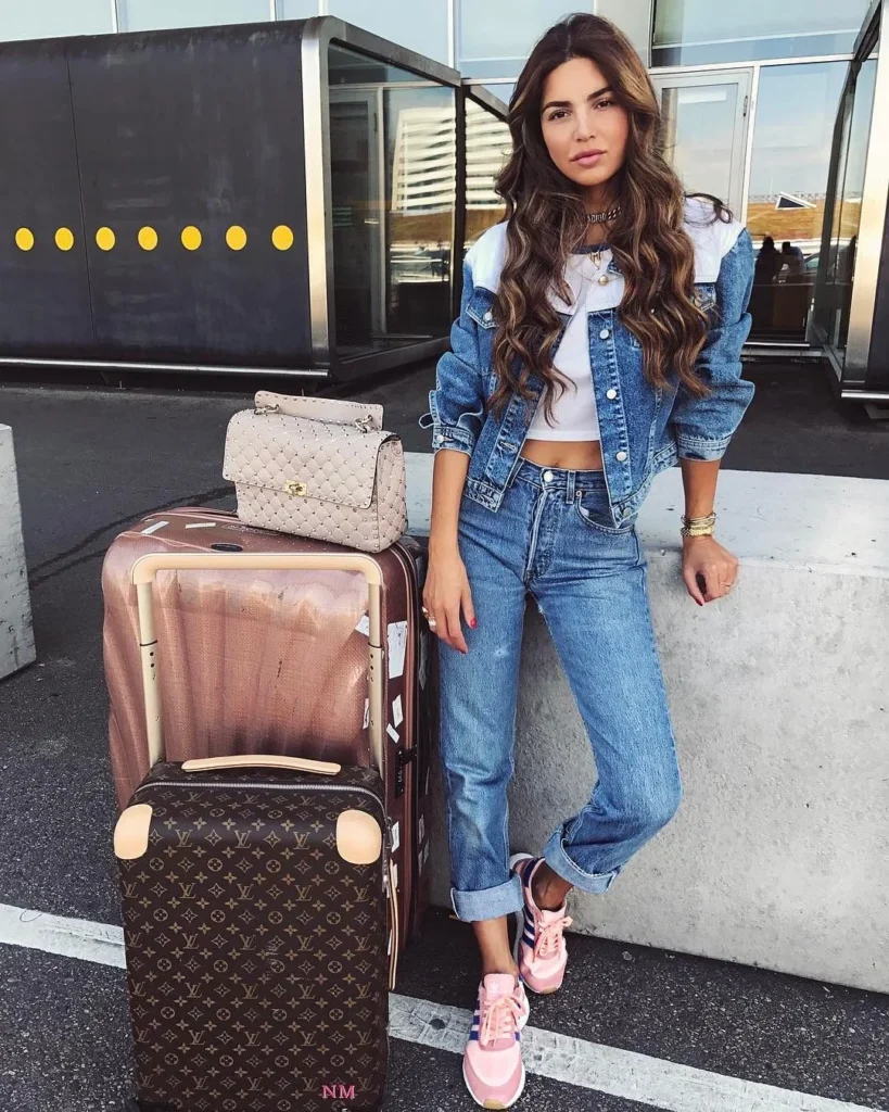 What to Wear at Airport 25 Comfy and Chic Airport Outfits Airport Outfits Vhindinews 10