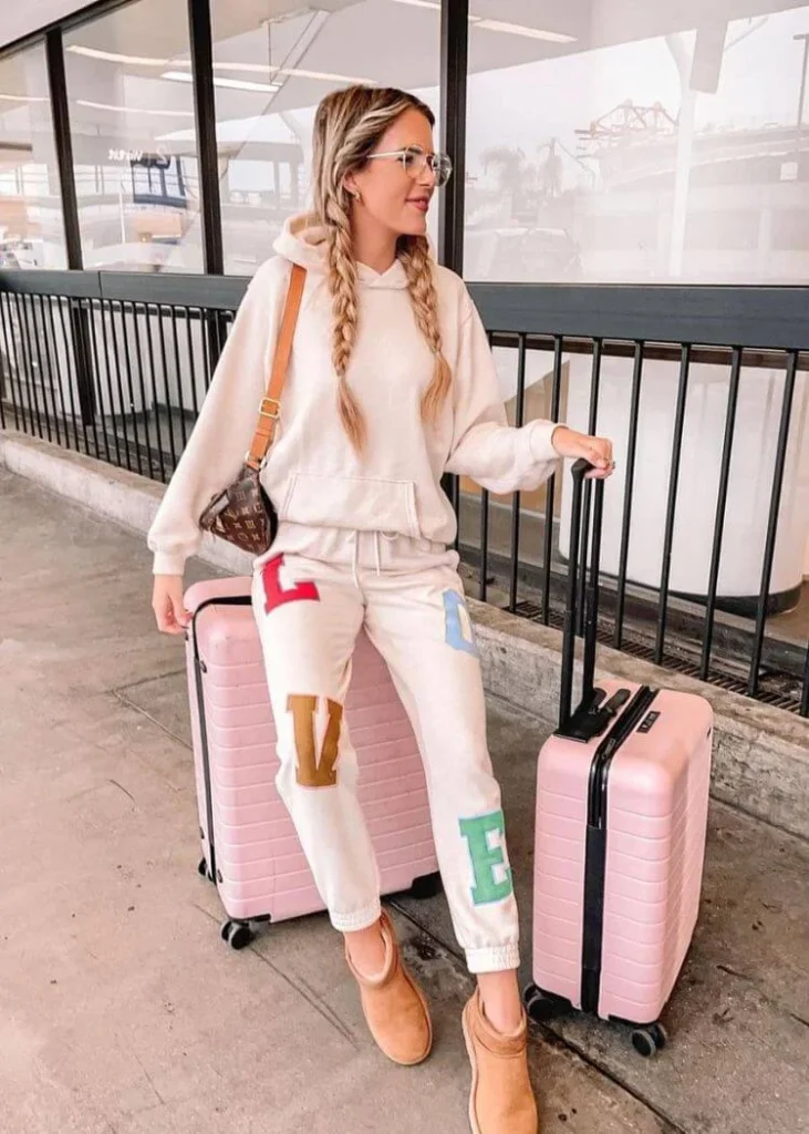 trendy summer airport outfits 7