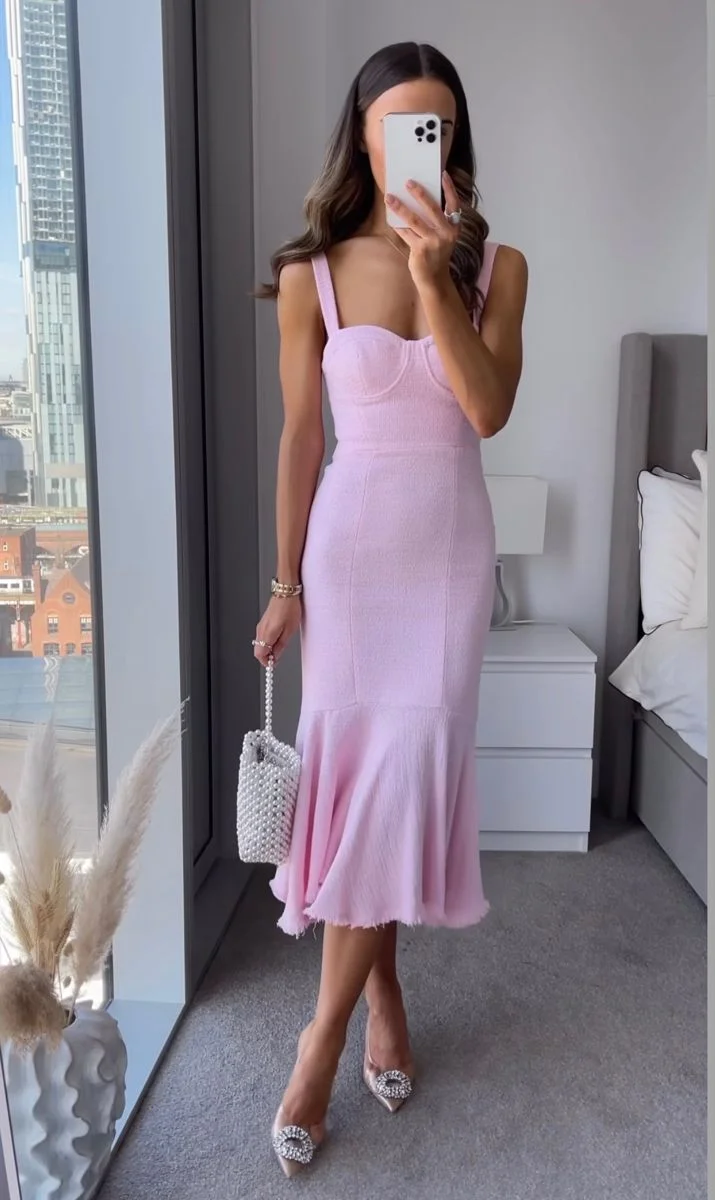 How to Style for Classy Women: 21 Best Elegant Dresses for Classy Women