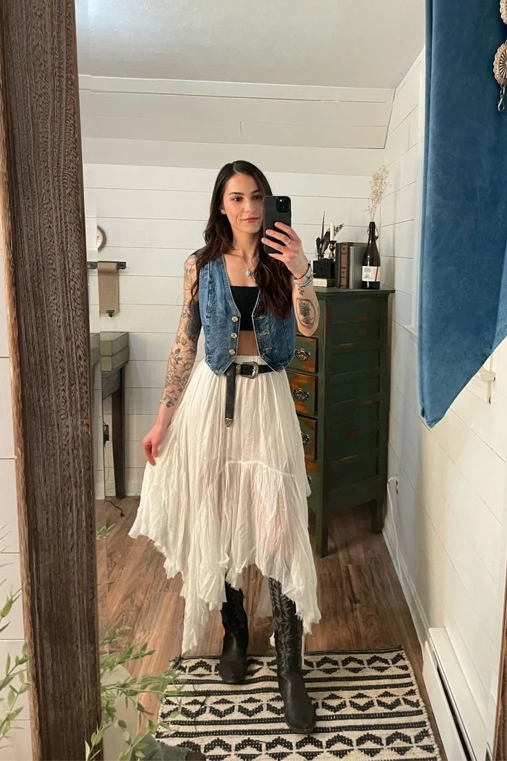 21 Best Grunge Cowgirl Outfits for Women: Edgy Western Looks You’ll Adore