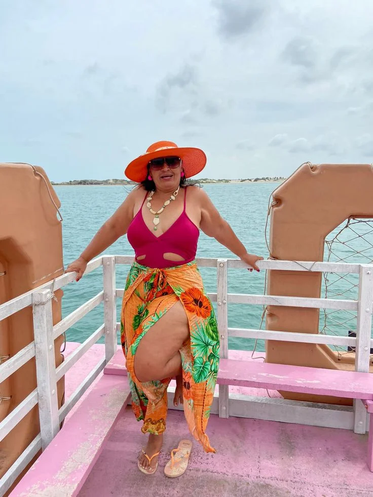 What Are the Best Plus Size Beach Outfits? 21 Beachwear Fashion for Curvy Women
